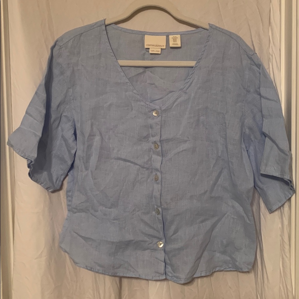 Cynthia Rowley 100% Linen Sky Blue Button-Up Top
Short sleeves EUC